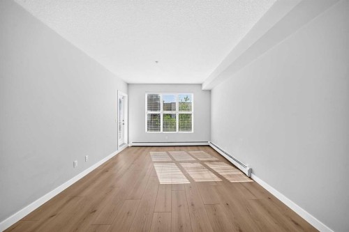 1210-95 Burma Star Road Sw, Calgary, AB - Indoor Photo Showing Other Room
