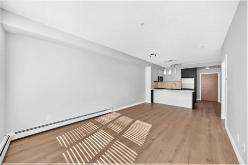 1210-95 Burma Star Road Sw, Calgary, AB - Indoor Photo Showing Kitchen