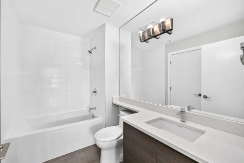 1210-95 Burma Star Road Sw, Calgary, AB - Indoor Photo Showing Bathroom