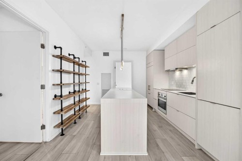 218-615 6 Avenue Se, Calgary, AB - Indoor Photo Showing Kitchen