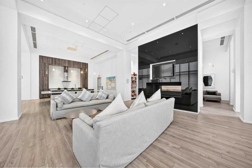 218-615 6 Avenue Se, Calgary, AB - Indoor Photo Showing Living Room