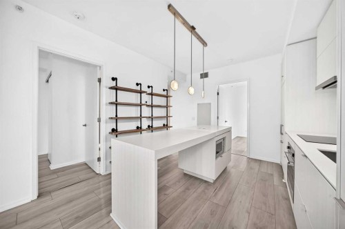 218-615 6 Avenue Se, Calgary, AB - Indoor Photo Showing Kitchen