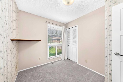 13-336 Rundlehill Drive Ne, Calgary, AB - Indoor Photo Showing Other Room