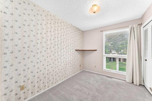 13-336 Rundlehill Drive Ne, Calgary, AB - Indoor Photo Showing Other Room