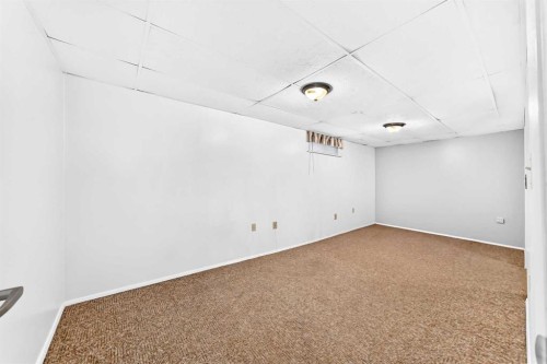 13-336 Rundlehill Drive Ne, Calgary, AB - Indoor Photo Showing Other Room