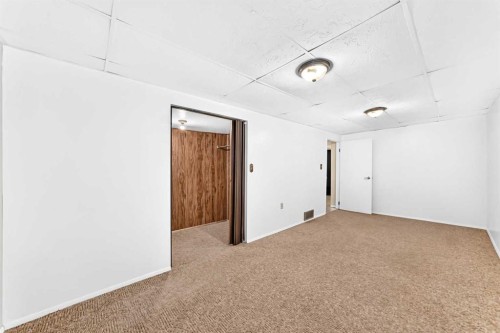 13-336 Rundlehill Drive Ne, Calgary, AB - Indoor Photo Showing Other Room