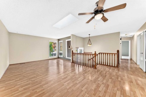 13-336 Rundlehill Drive Ne, Calgary, AB - Indoor Photo Showing Other Room