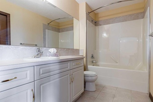 23 Royal Oak Terrace Nw, Calgary, AB - Indoor Photo Showing Bathroom