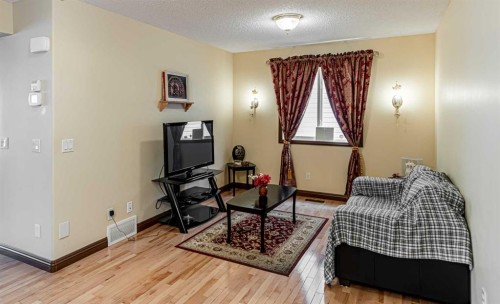 23 Royal Oak Terrace Nw, Calgary, AB - Indoor Photo Showing Living Room