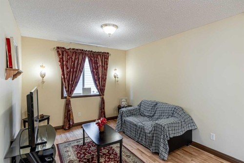 23 Royal Oak Terrace Nw, Calgary, AB - Indoor Photo Showing Living Room