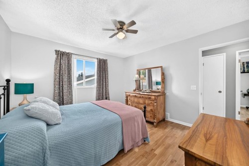 91 Templehill Drive Ne, Calgary, AB - Indoor Photo Showing Bedroom