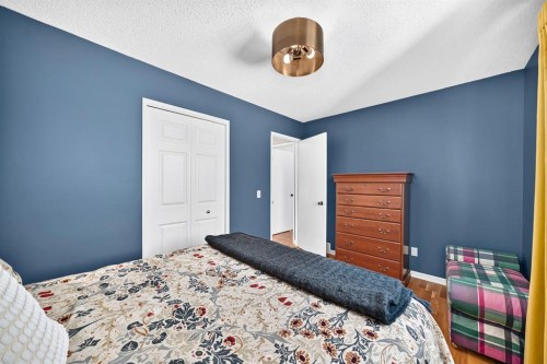 91 Templehill Drive Ne, Calgary, AB - Indoor Photo Showing Bedroom