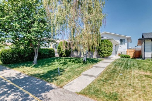 91 Templehill Drive Ne, Calgary, AB - Outdoor