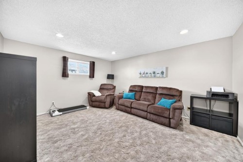 91 Templehill Drive Ne, Calgary, AB - Indoor