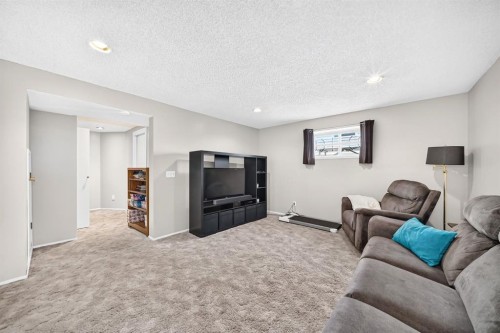 91 Templehill Drive Ne, Calgary, AB - Indoor