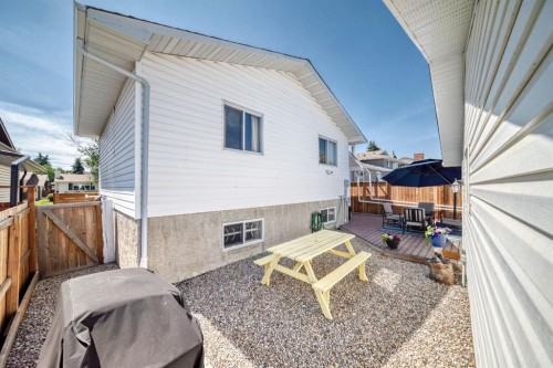 91 Templehill Drive Ne, Calgary, AB - Outdoor With Deck Patio Veranda With Exterior