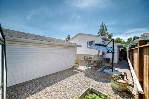 91 Templehill Drive Ne, Calgary, AB - Outdoor