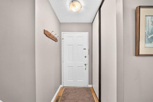 91 Templehill Drive Ne, Calgary, AB - Indoor Photo Showing Other Room