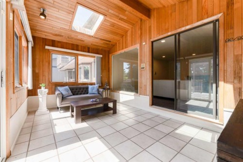 240 Canterville Drive Sw, Calgary, AB - Indoor Photo Showing Other Room