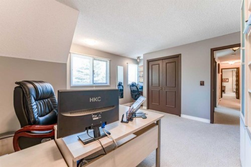 240 Canterville Drive Sw, Calgary, AB - Indoor
