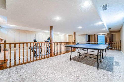 240 Canterville Drive Sw, Calgary, AB - Indoor Photo Showing Other Room