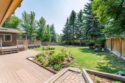 240 Canterville Drive Sw, Calgary, AB - Outdoor