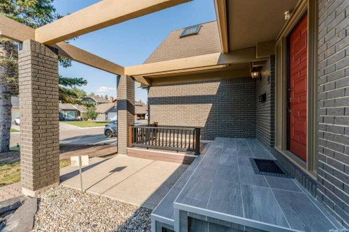 240 Canterville Drive Sw, Calgary, AB - Outdoor With Exterior