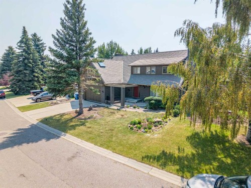 240 Canterville Drive Sw, Calgary, AB - Outdoor