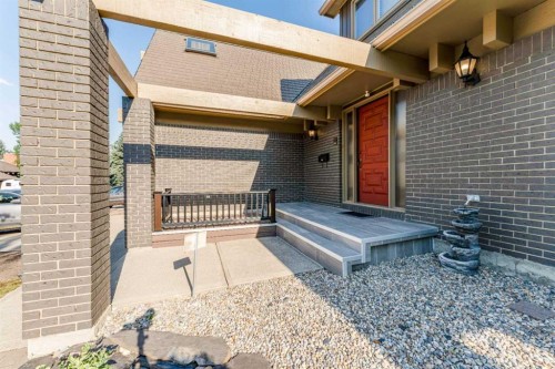 240 Canterville Drive Sw, Calgary, AB - Outdoor With Exterior