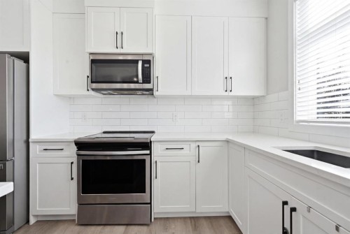 146 Sage Meadows Gardens Nw, Calgary, AB - Indoor Photo Showing Kitchen