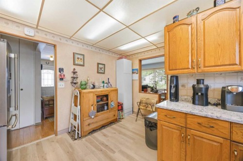 272 Huntington Close Ne, Calgary, AB - Indoor Photo Showing Kitchen