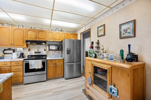 272 Huntington Close Ne, Calgary, AB - Indoor Photo Showing Kitchen