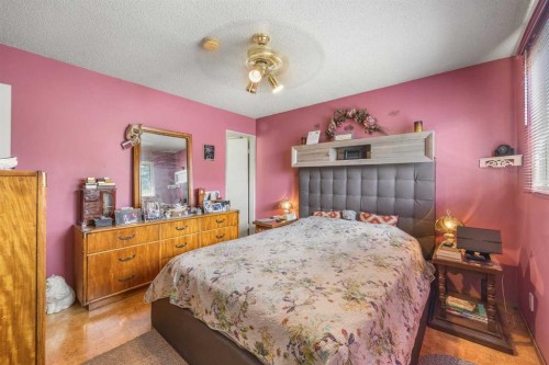 272 Huntington Close Ne, Calgary, AB - Indoor Photo Showing Bedroom