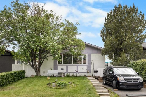 272 Huntington Close Ne, Calgary, AB - Outdoor