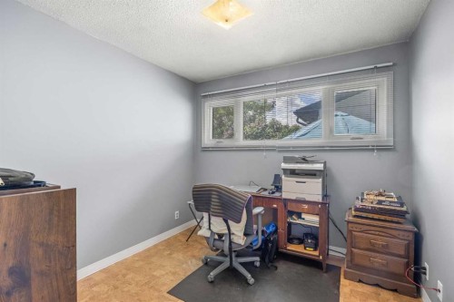 272 Huntington Close Ne, Calgary, AB - Indoor Photo Showing Office