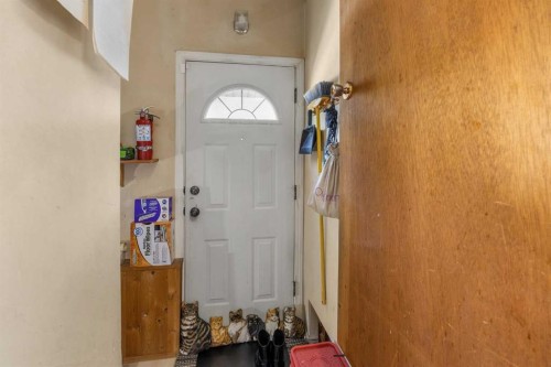 272 Huntington Close Ne, Calgary, AB - Indoor Photo Showing Other Room