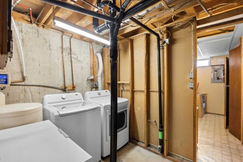 272 Huntington Close Ne, Calgary, AB - Indoor Photo Showing Laundry Room