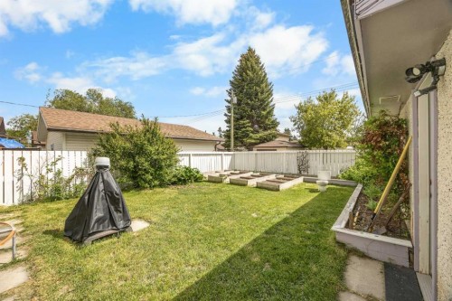 272 Huntington Close Ne, Calgary, AB - Outdoor
