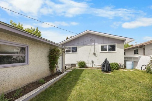 272 Huntington Close Ne, Calgary, AB - Outdoor