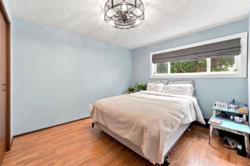 218 8 Avenue Ne, Sundre, AB - Indoor Photo Showing Bedroom
