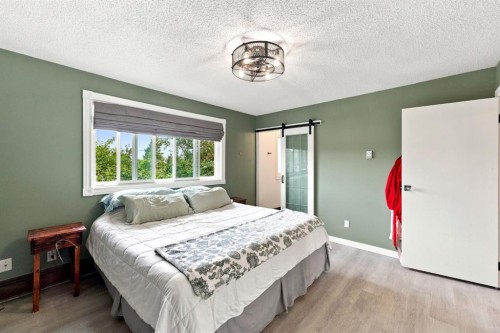 218 8 Avenue Ne, Sundre, AB - Indoor Photo Showing Bedroom