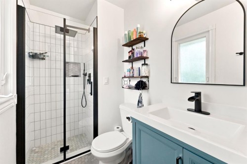 218 8 Avenue Ne, Sundre, AB - Indoor Photo Showing Bathroom