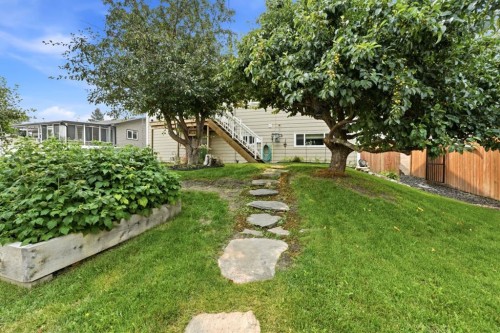 218 8 Avenue Ne, Sundre, AB - Outdoor