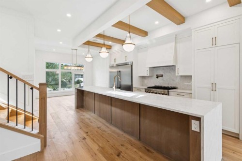 2609 5 Avenue Nw, Calgary, AB - Indoor Photo Showing Kitchen With Upgraded Kitchen
