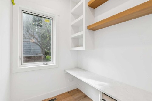 2609 5 Avenue Nw, Calgary, AB - Indoor Photo Showing Other Room