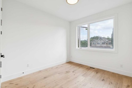 2609 5 Avenue Nw, Calgary, AB - Indoor Photo Showing Other Room