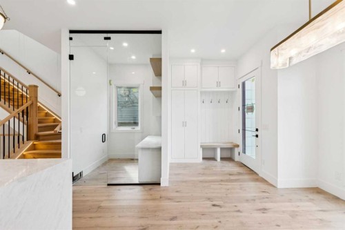 2609 5 Avenue Nw, Calgary, AB - Indoor Photo Showing Other Room