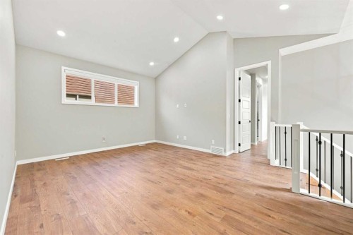 945 Chinook Winds Sw, Airdrie, AB - Indoor Photo Showing Other Room