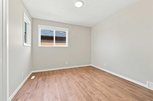 945 Chinook Winds Sw, Airdrie, AB - Indoor Photo Showing Other Room