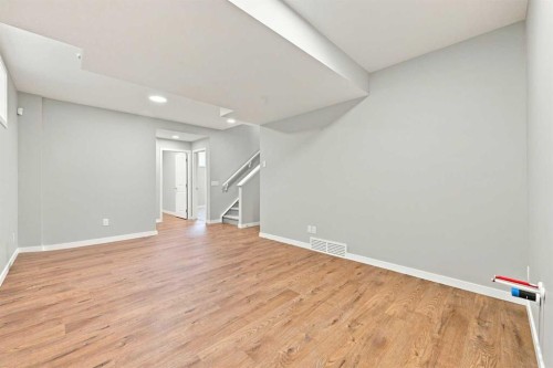 945 Chinook Winds Sw, Airdrie, AB - Indoor Photo Showing Other Room